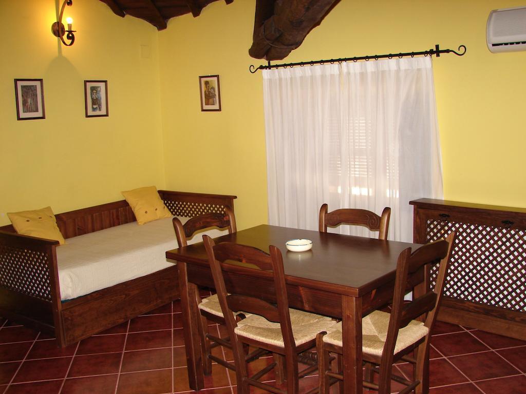 La Boticaria Casa Rural Apartamento Descargamaría Pokoj fotografie